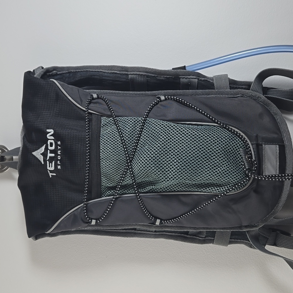 Teton Hydration Pack - Picture 2 of 6